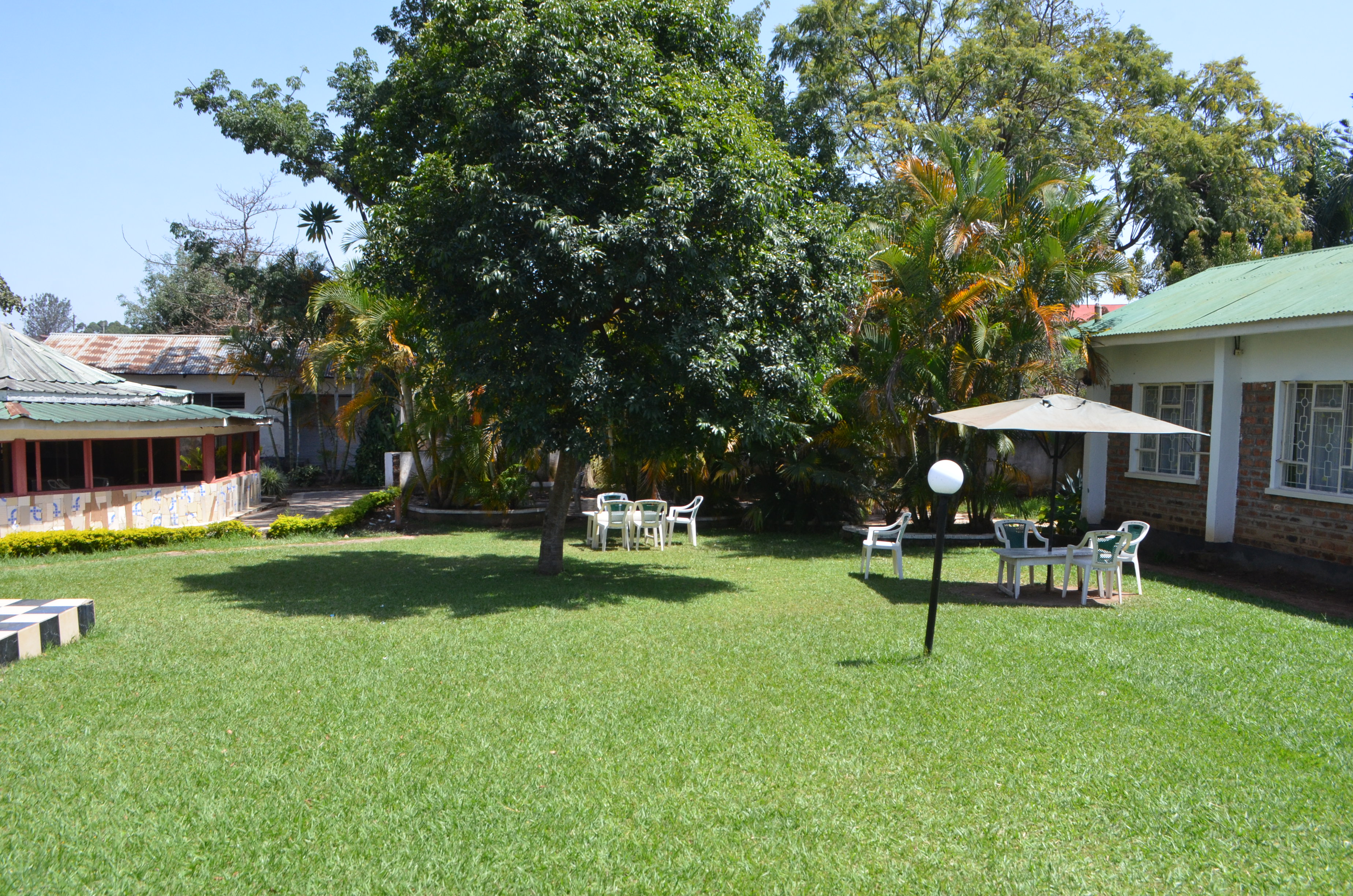 Lodge Lawn Lounge